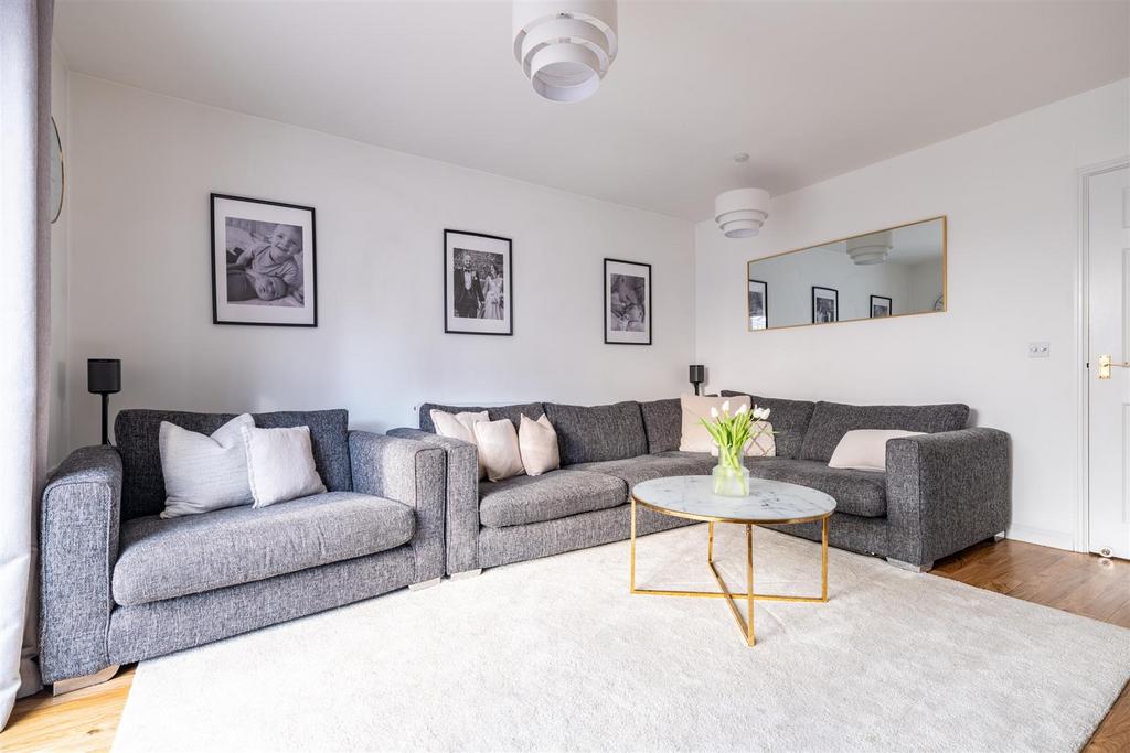 90 Lincroft-17.jpg