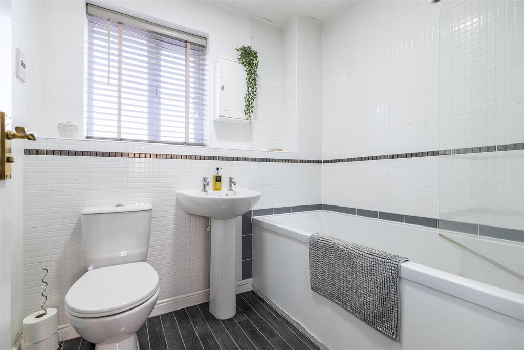 90 Lincroft-10.jpg