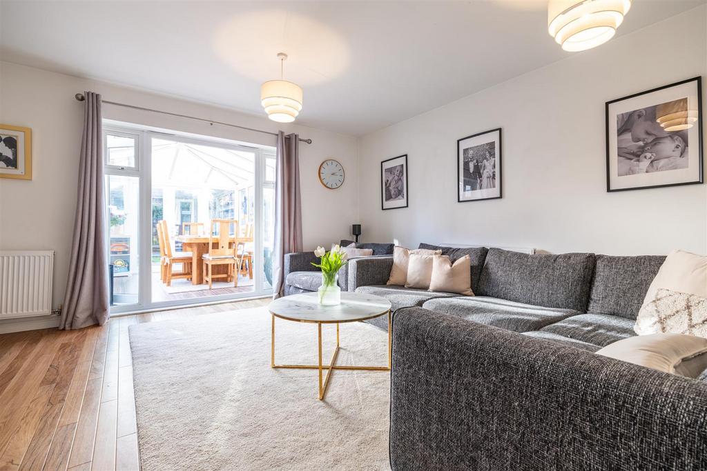 90 Lincroft-15.jpg
