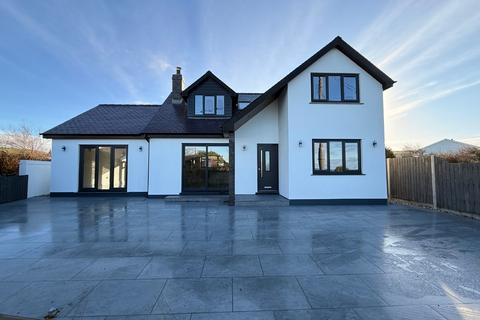 3 bedroom detached house for sale, Heol Yr Esgob, Llanon, SY23