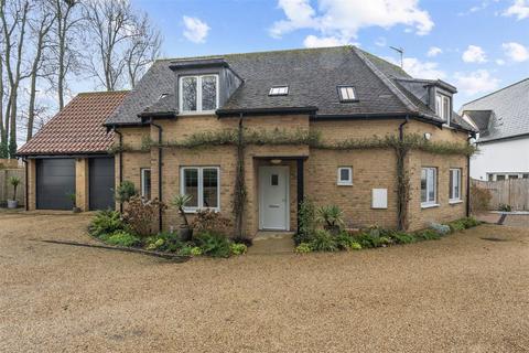 3 bedroom detached house for sale, Kent Court, Harlington