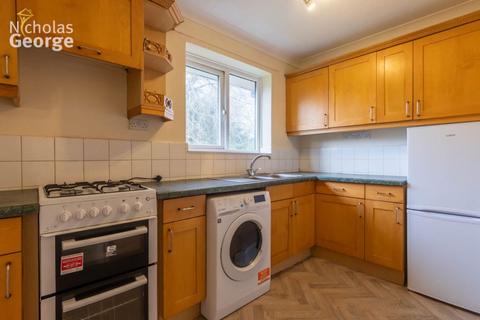 2 bedroom flat to rent, Ashdown Close, Moseley, B13 9ST