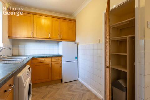2 bedroom flat to rent, Ashdown Close, Moseley, B13 9ST