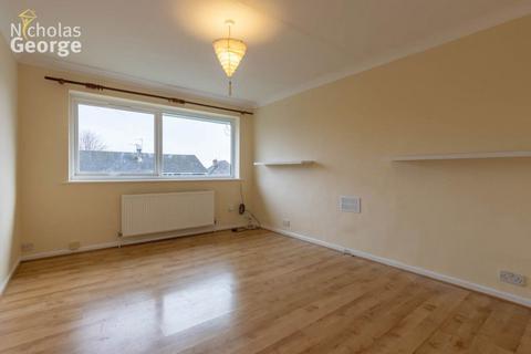 2 bedroom flat to rent, Ashdown Close, Moseley, B13 9ST