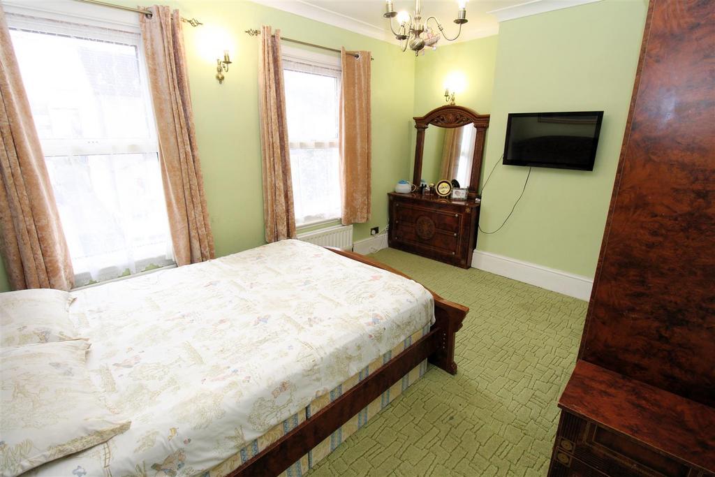 Bed 1.JPG