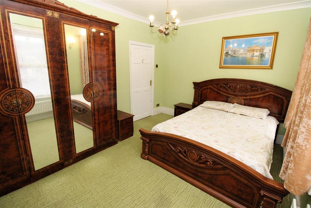 Bed 1(1).JPG