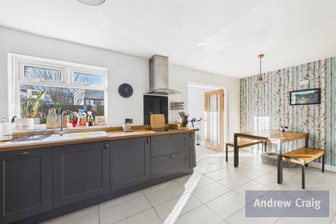 4 bedroom semi-detached house for sale, Chestnut Close, Jarrow