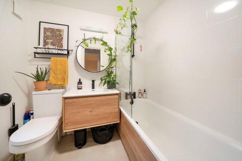 1 bedroom flat for sale, Clemence Street, Limehouse, London, E14