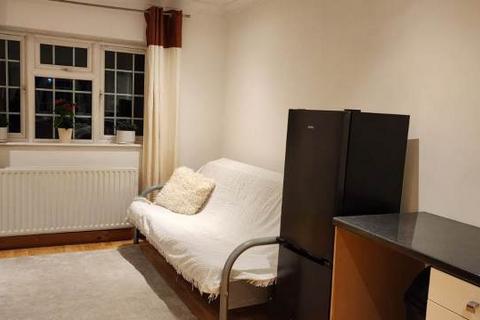 1 bedroom flat to rent, Currey Road, Greenford UB6
