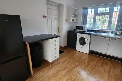 1 bedroom flat to rent, Currey Road, Greenford UB6