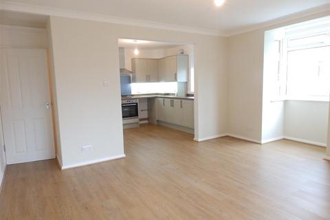 2 bedroom flat to rent, Rannoch Court, Surbiton