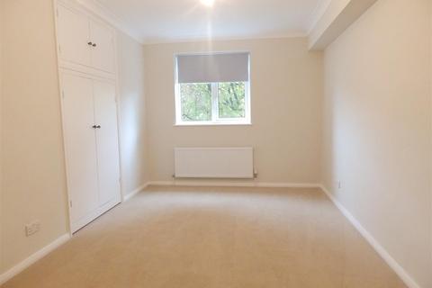 2 bedroom flat to rent, Rannoch Court, Surbiton