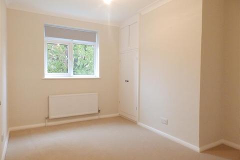 2 bedroom flat to rent, Rannoch Court, Surbiton