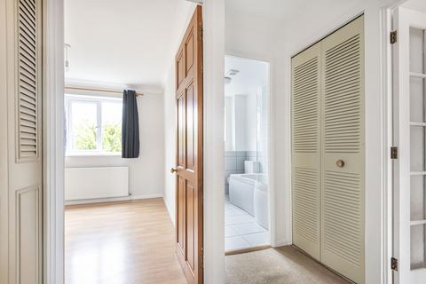 2 bedroom apartment to rent, King James Way, RG9 1XL