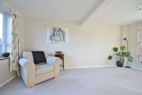 undefined, Kings Close, Thame, OX9 3DB