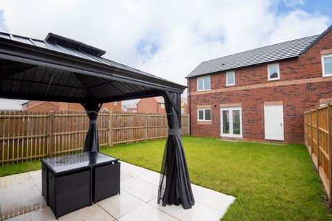 3 bedroom semi-detached house for sale, Hawthorn Close, Boston, PE21