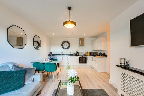 2 bedroom apartment for sale, London Road, Leigh-on-sea, SS9