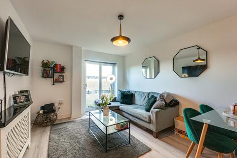2 bedroom apartment for sale, London Road, Leigh-on-sea, SS9