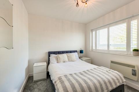 2 bedroom apartment for sale, London Road, Leigh-on-sea, SS9