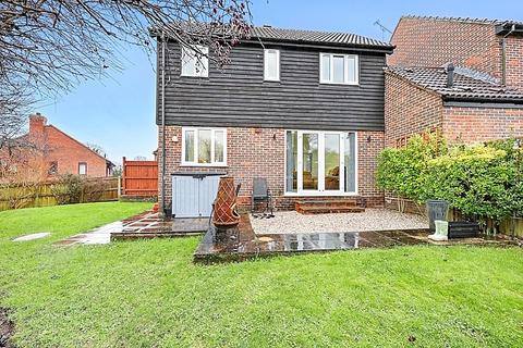 3 bedroom link detached house for sale, Kilnfield, Ongar, CM5