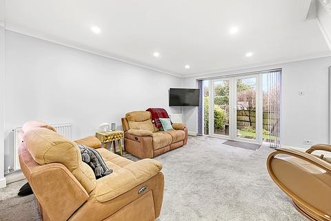 3 bedroom link detached house for sale, Kilnfield, Ongar, CM5