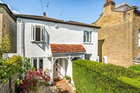 2 bedroom house to rent, Taylors Lane, London, EN5