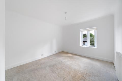 2 bedroom house to rent, Taylors Lane, London, EN5