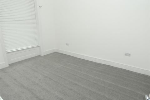 4 bedroom semi-detached house to rent, Eaton Road, Margate, Kent