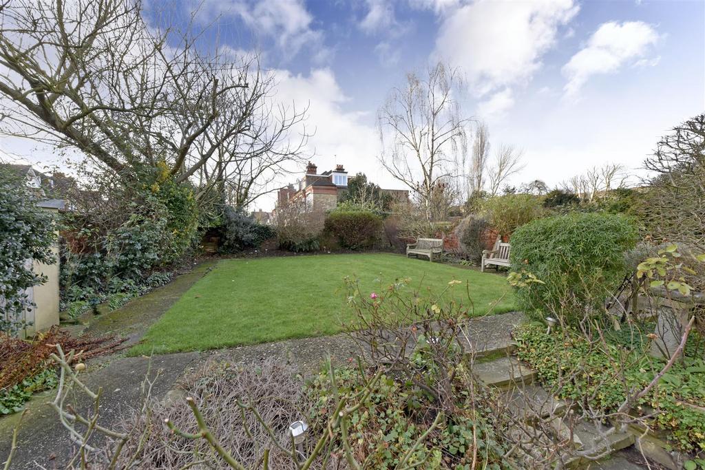 1 D Ravenna Rd Gdn.jpg