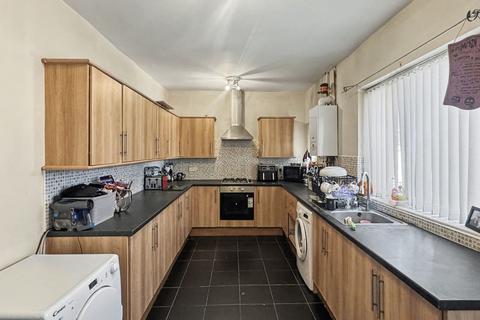 3 bedroom terraced house for sale, Park Road, Widnes