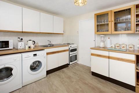 2 bedroom flat for sale, Gloucester Road, Teignmouth, TQ14
