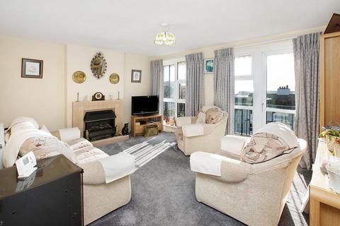 2 bedroom flat for sale, Gloucester Road, Teignmouth, TQ14