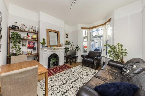 2 bedroom flat to rent, Tintern Street, London SW4