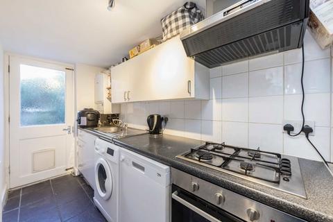2 bedroom flat to rent, Tintern Street, London SW4