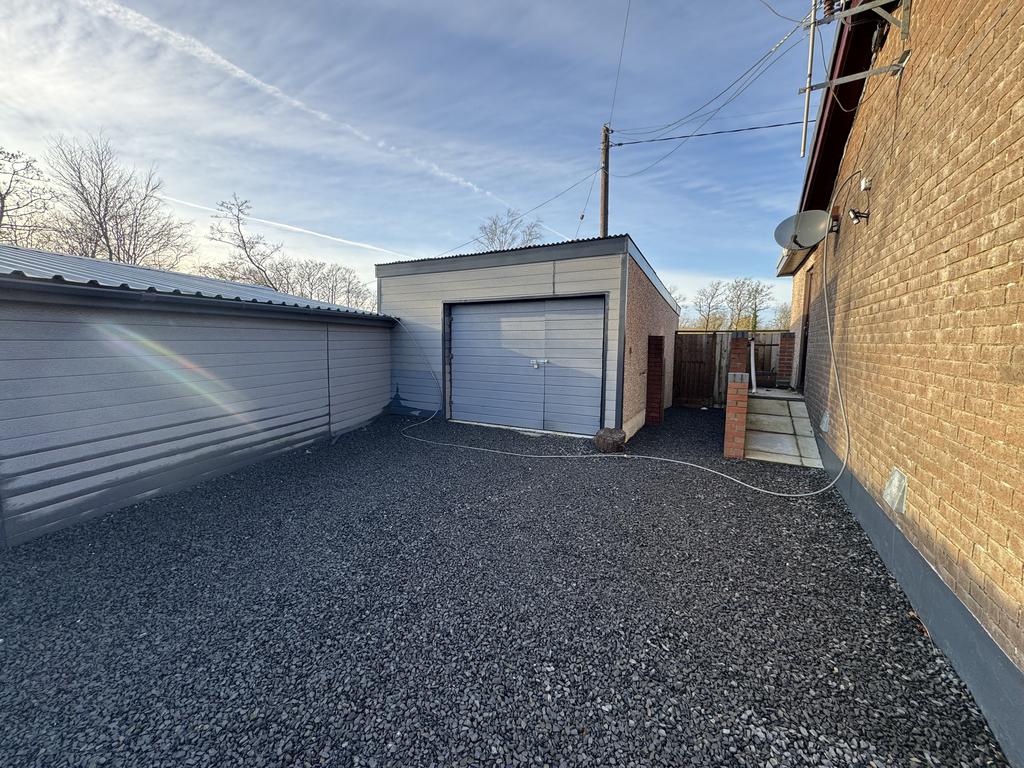 Garage 2