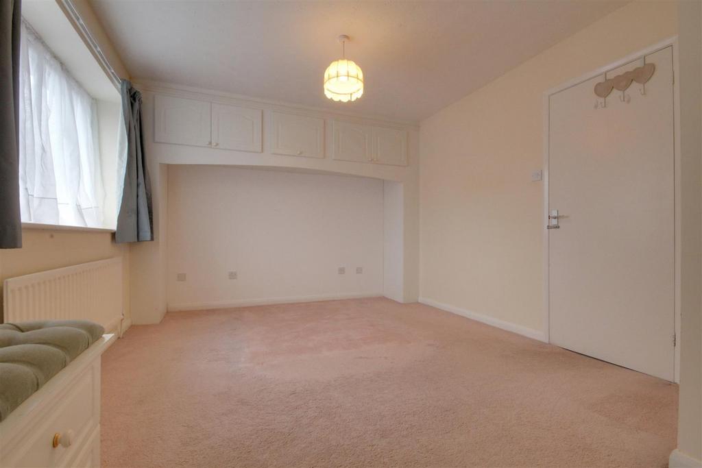Bedroom 4.jpg