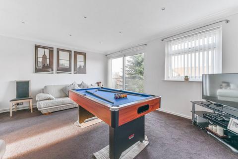 Knighton Close, South Croydon, CR2