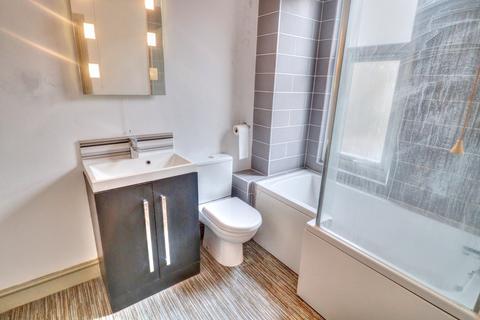2 bedroom apartment to rent, Priory Avenue, Buckinghamshire HP13