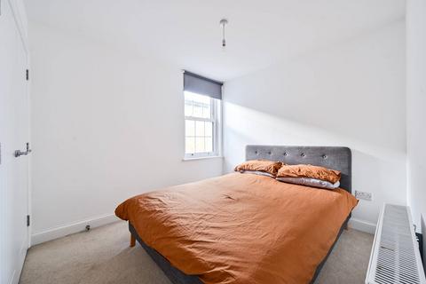 1 bedroom flat for sale, London Road, Norbury, London, SW16