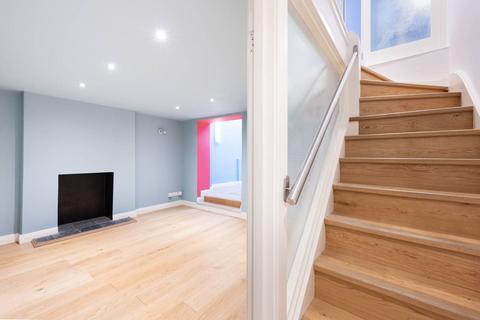 2 bedroom maisonette to rent, Powis Terrace, Notting Hill, London, W11