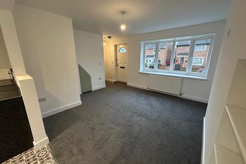 3 bedroom semi-detached house to rent, Avonmouth Road, Farringdon, Sunderland