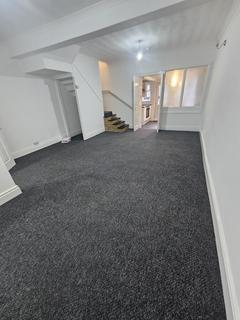 3 bedroom terraced house to rent, High Street, Gilfach Goch CF39