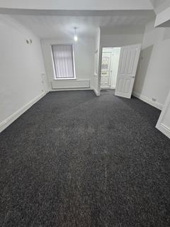 3 bedroom terraced house to rent, High Street, Gilfach Goch CF39