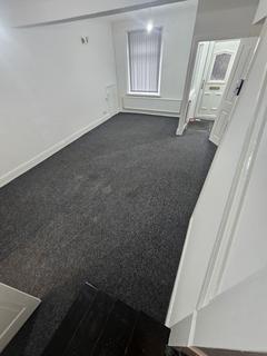 3 bedroom terraced house to rent, High Street, Gilfach Goch CF39