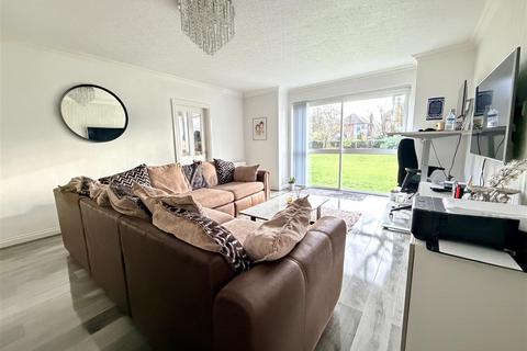 2 bedroom apartment for sale, Wellington Road, Timperley, Altrincham