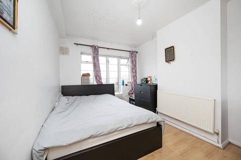 2 bedroom flat for sale, Arbour House, Arbour Square, Stepney, E1