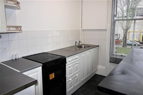1 bedroom flat to rent, Trafalgar Square, Scarborough, YO12