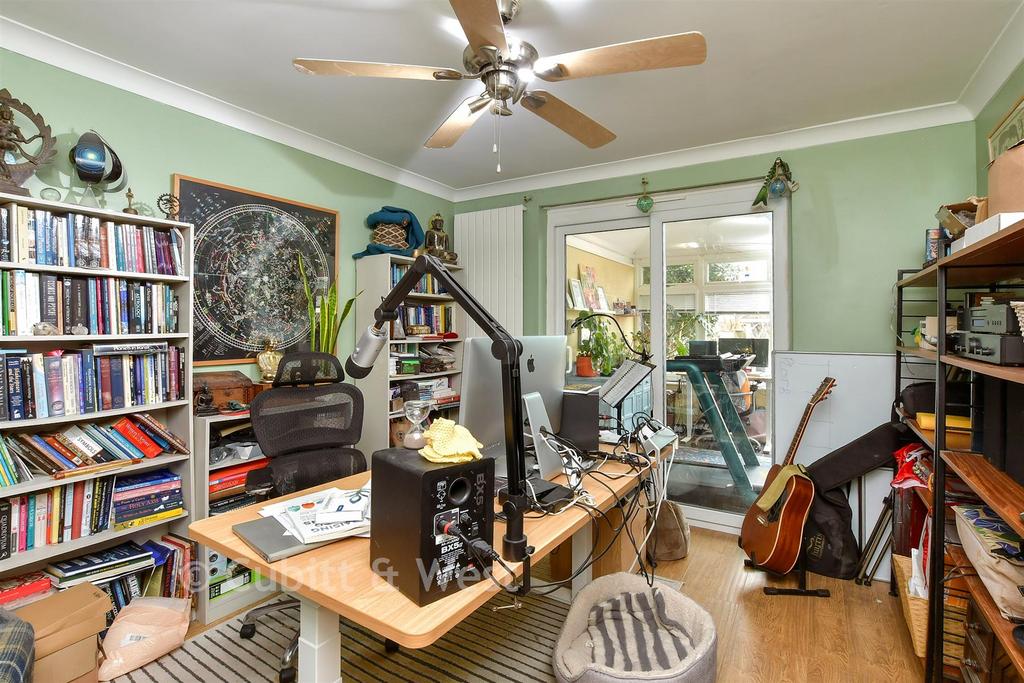 Living Room/ Bedroom 3