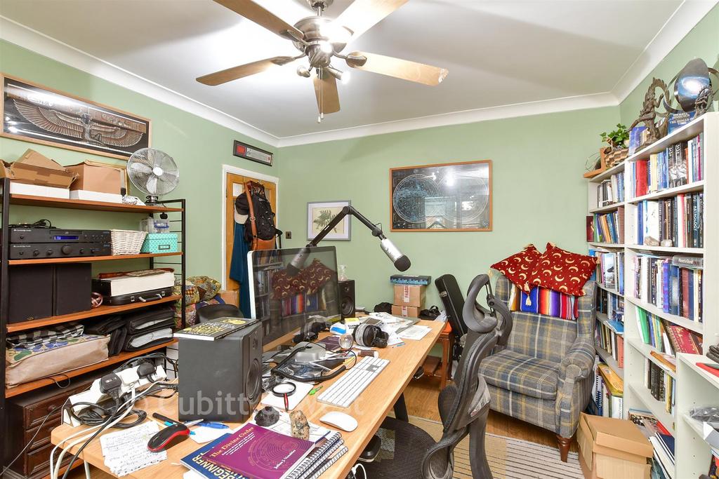 Living Room/ Bedroom 3