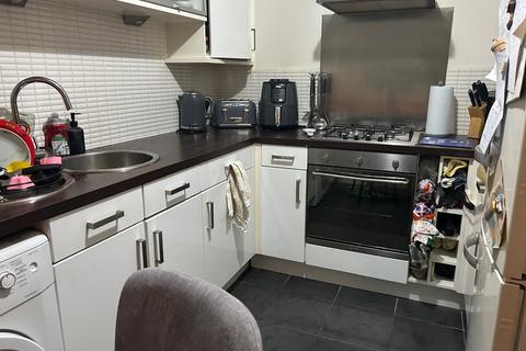 2 bedroom flat to rent, Saucel Cresent, Paisley, PA1